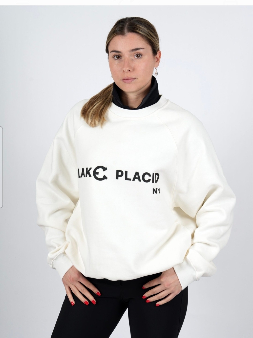 Equestrianclub Lake Placid NY Cream Crewneck Sweatshirt Size Small Unisex